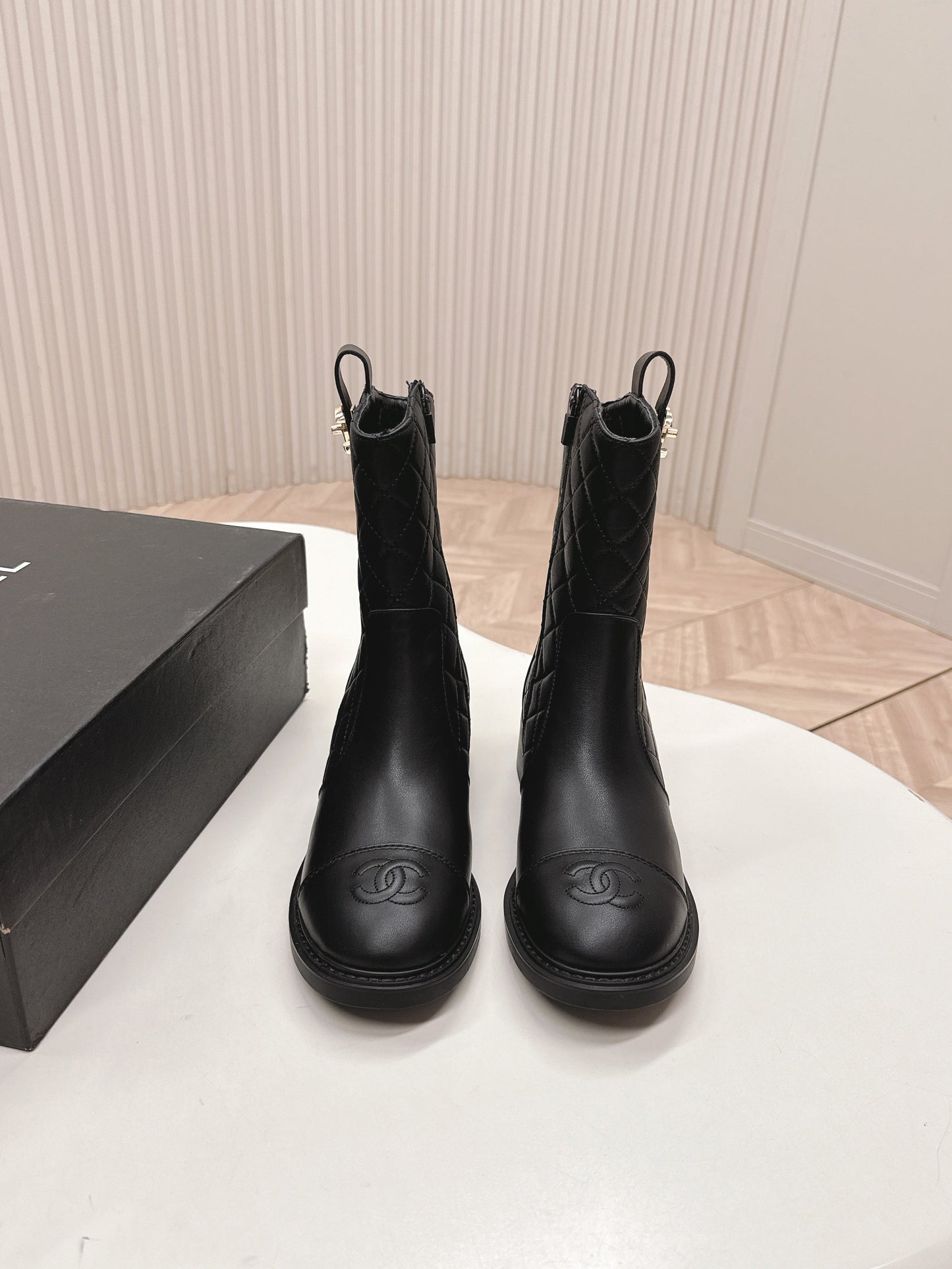 CHANEL ANKLE BOOTS 25S IN BLACK LAMBSKIN WITH GOLD HARDWARE - 35
