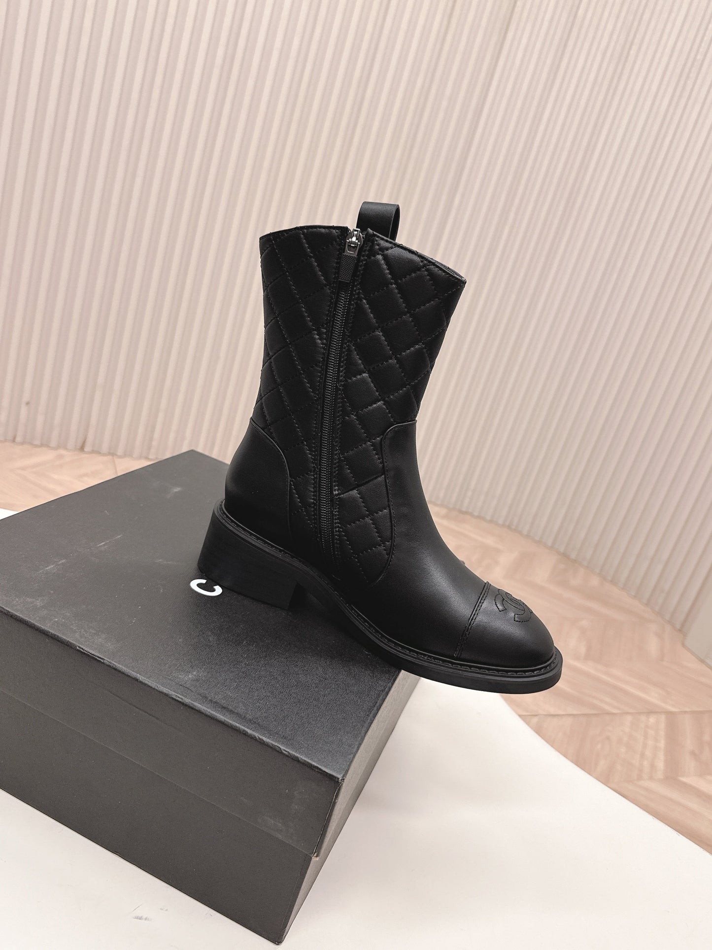 CHANEL ANKLE BOOTS 25S IN BLACK LAMBSKIN WITH GOLD HARDWARE - 35