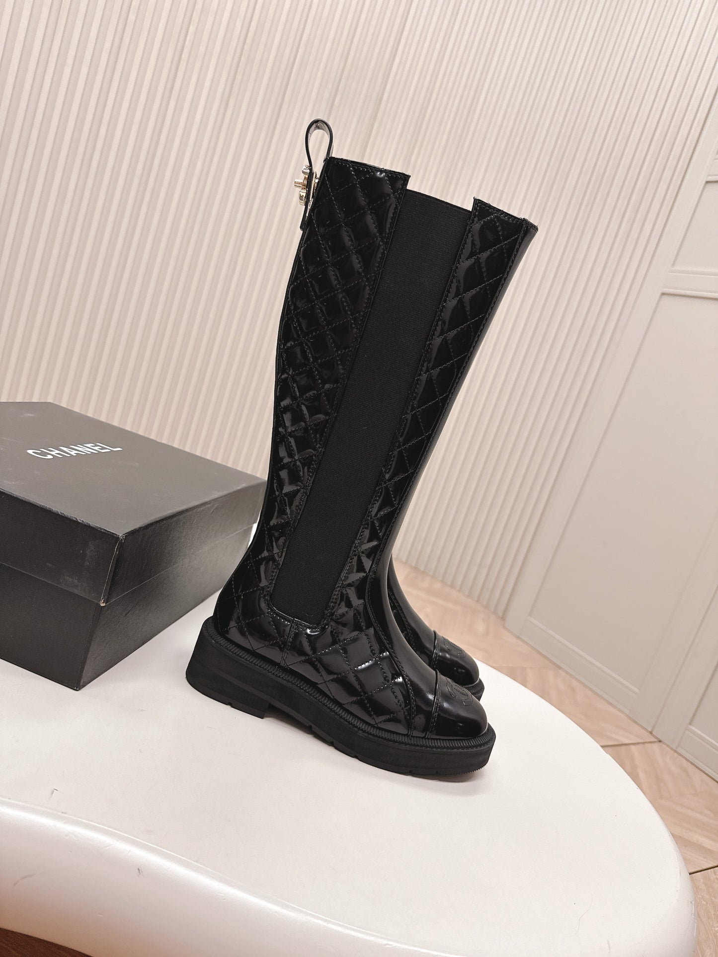 CHANEL KNEE-HIGH BOOTS 25S IN BLACK GLOSSY LAMBSKIN - 35