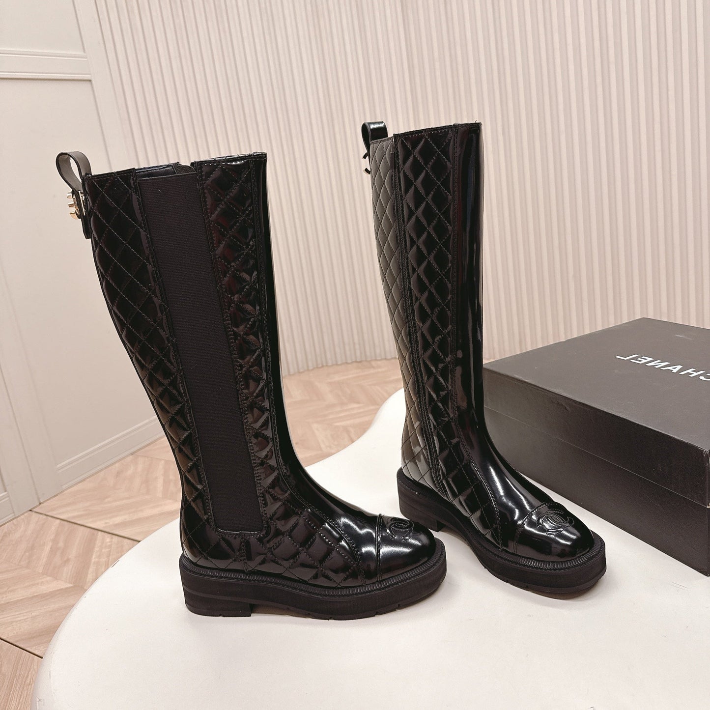 CHANEL KNEE-HIGH BOOTS 25S IN BLACK GLOSSY LAMBSKIN - 35
