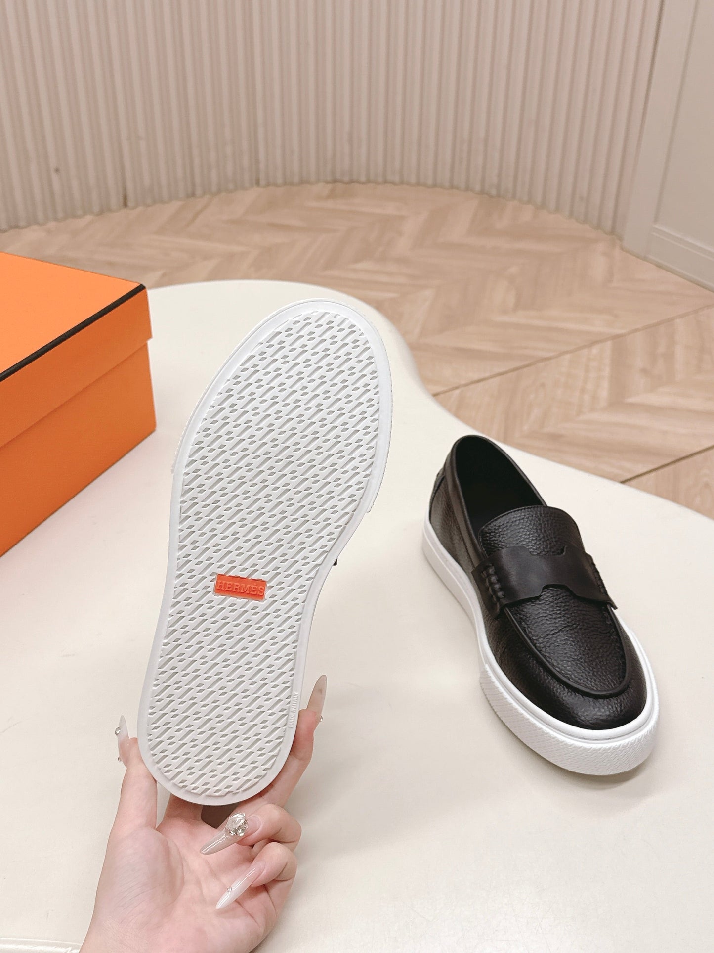 HM 25S SLIP-ON IN BLACK GRAINED LEATHER - 35