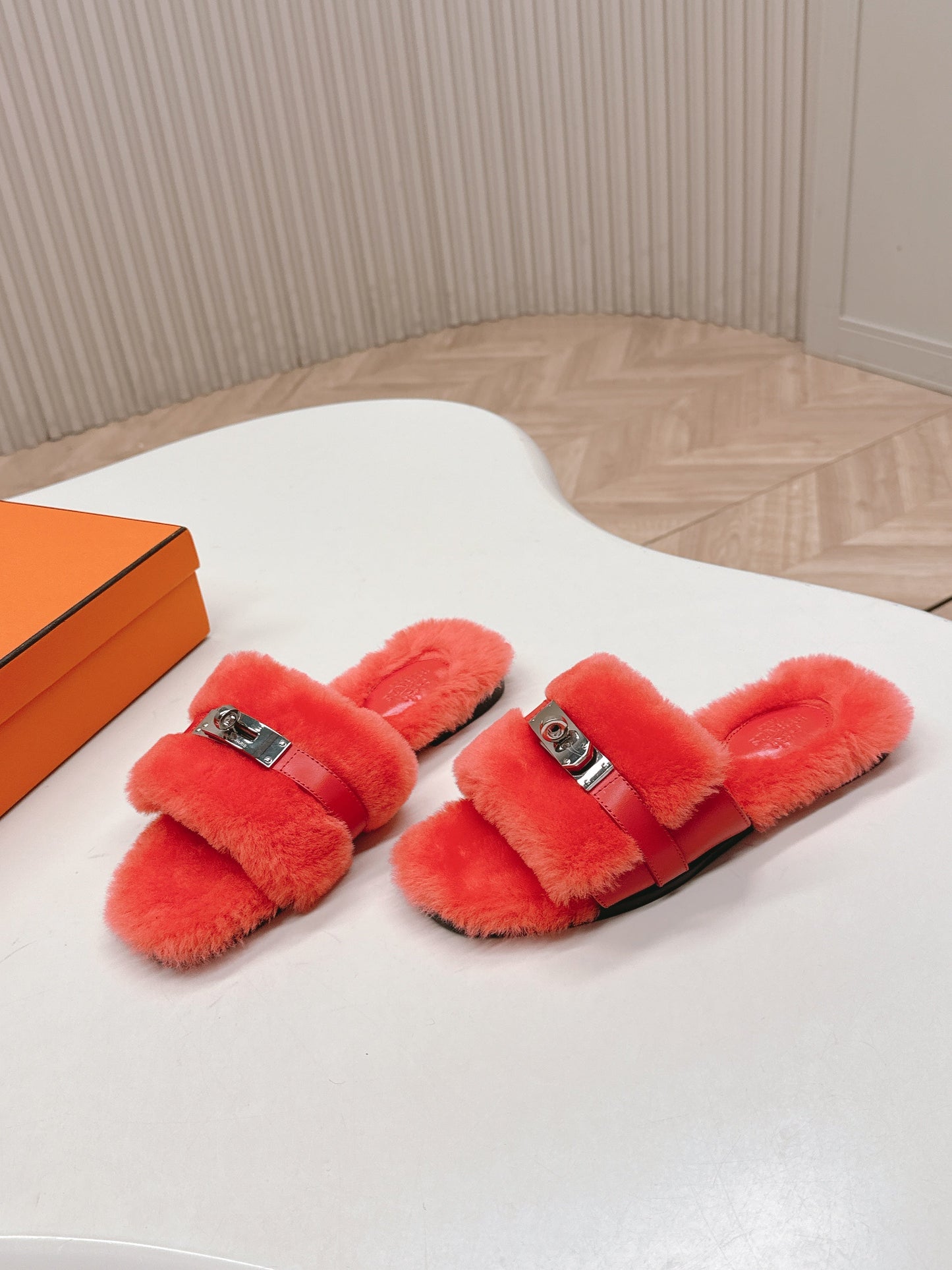 HM 25S ORAN SANDAL IN RED ORANGE SHEARLING WITH SILVER HARDWARE - 35