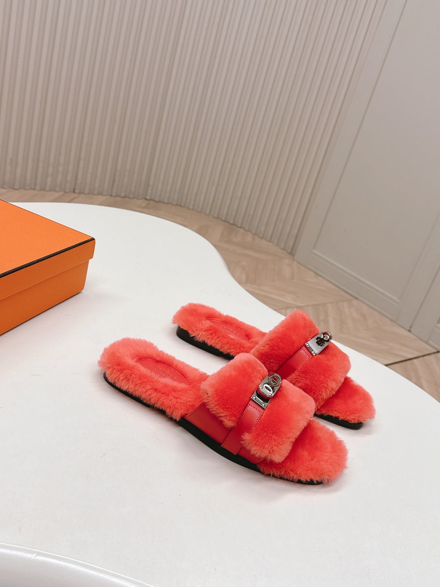 HM 25S ORAN SANDAL IN RED ORANGE SHEARLING WITH SILVER HARDWARE - 35