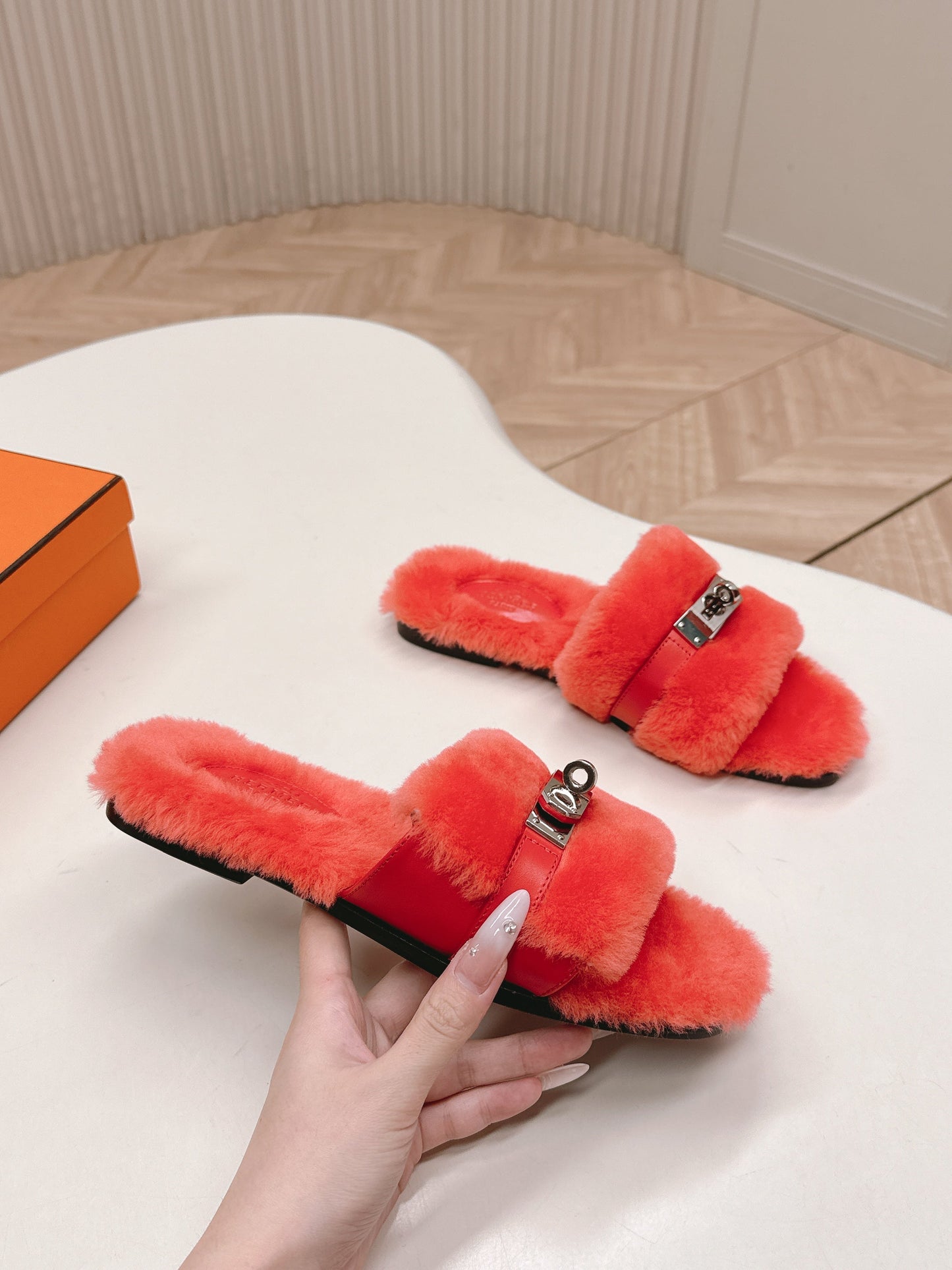 HM 25S ORAN SANDAL IN RED ORANGE SHEARLING WITH SILVER HARDWARE - 35