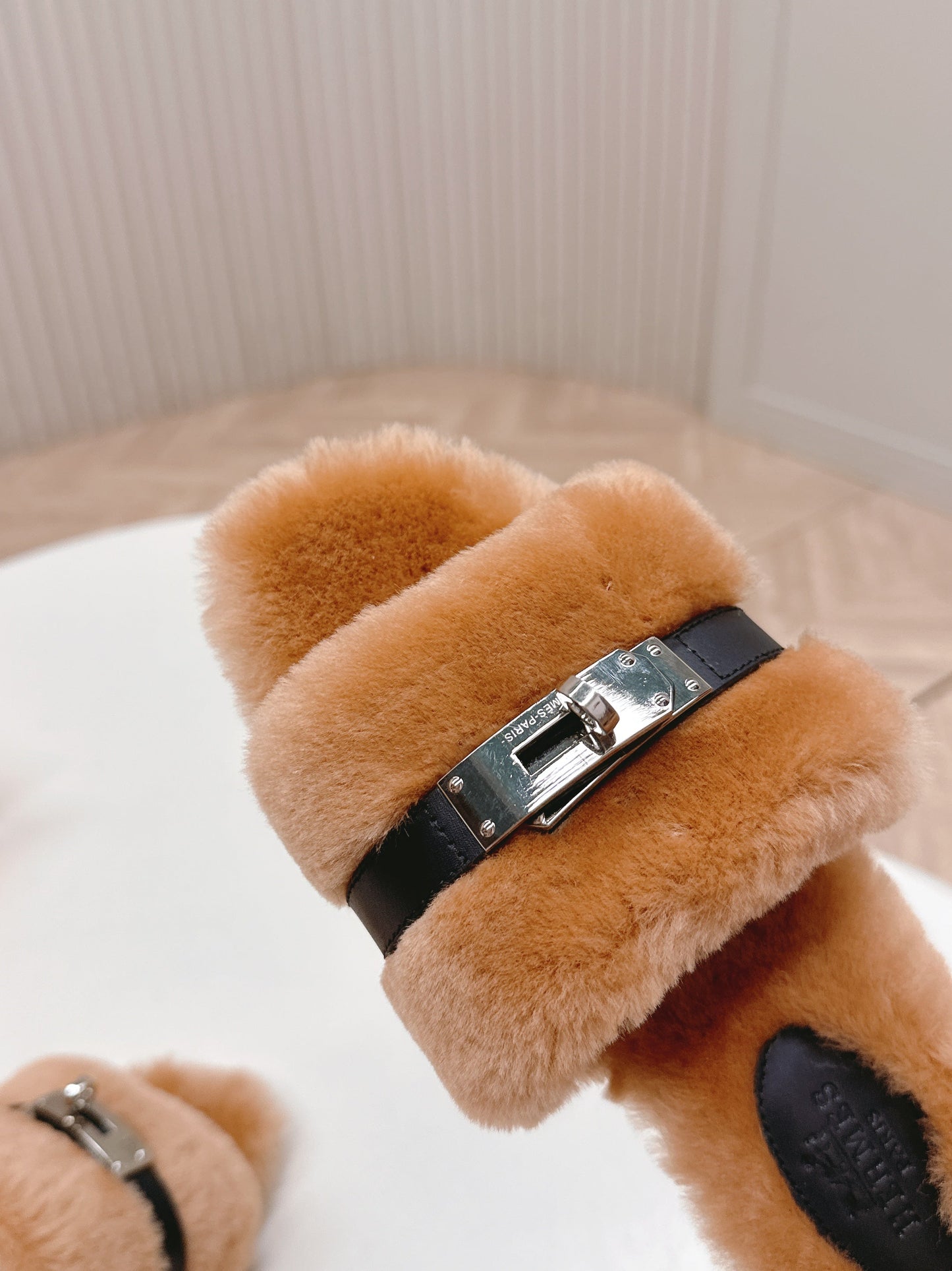 HM 25S ORAN SANDAL IN CLAY ORANGE SHEARLING WITH SILVER HARDWARE - 35