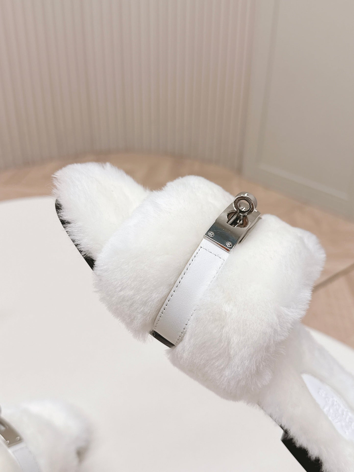 HM 25S ORAN SANDAL IN WHITE SHEARLING WITH SILVER HARDWARE - 35