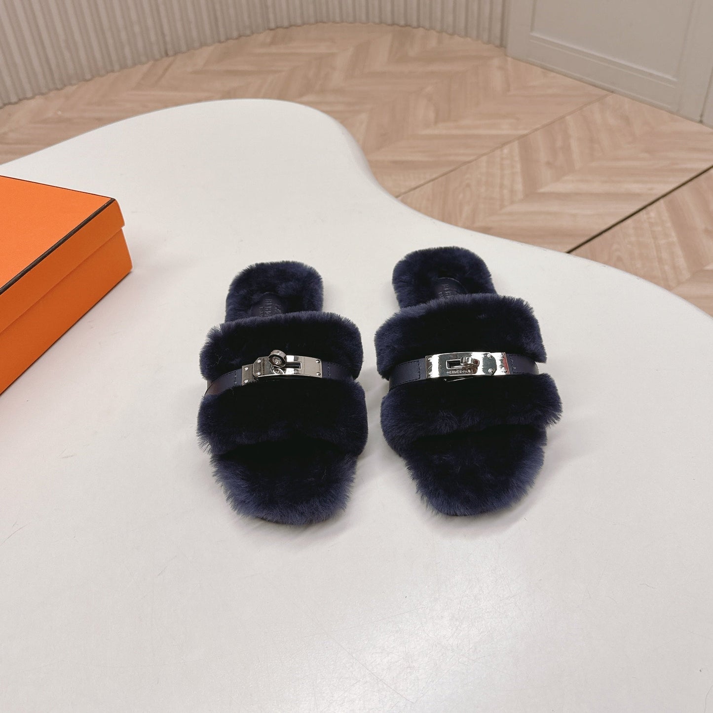 HM 25S ORAN SANDAL IN CHARCOAL NAVY SHEARLING WITH SILVER HARDWARE - 35