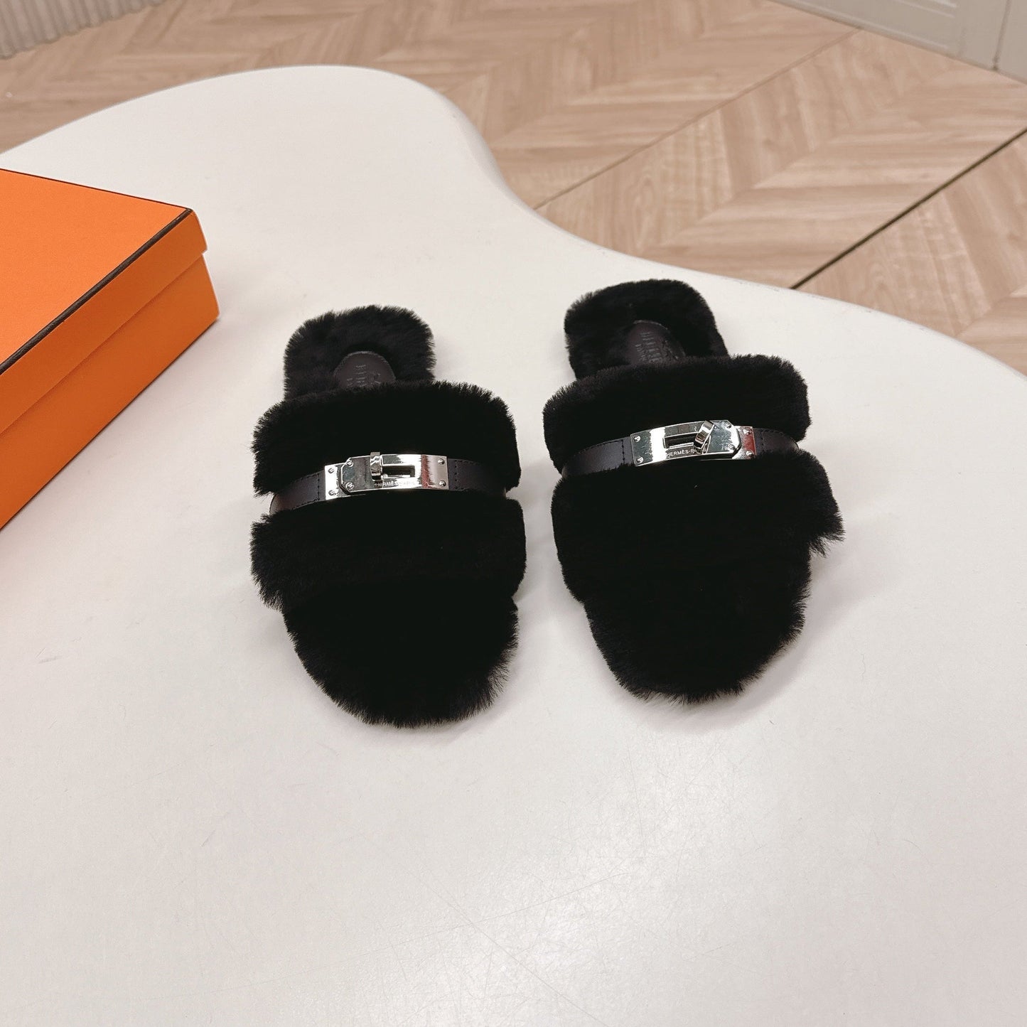 HM 25S ORAN SANDAL IN BLACK SHEARLING WITH SILVER HARDWARE - 35