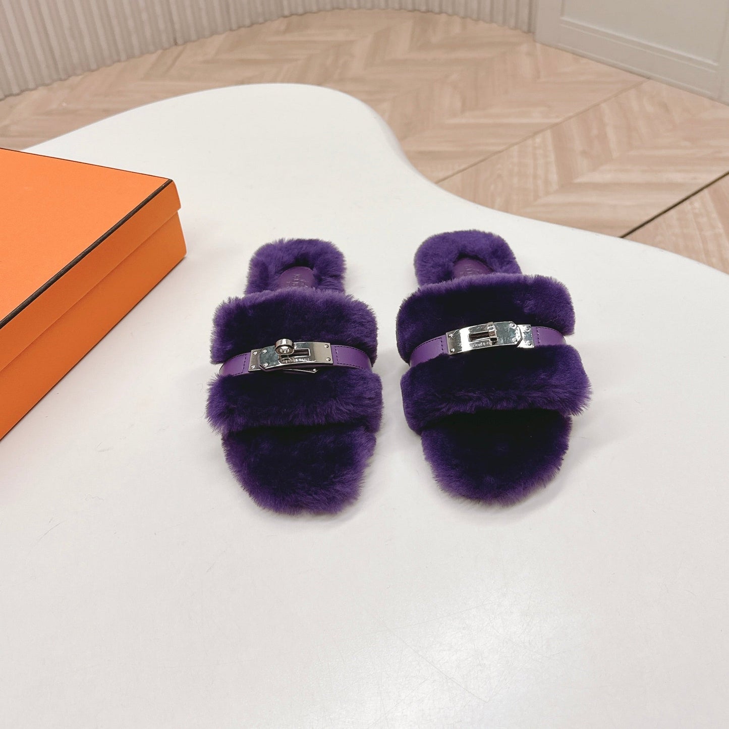 HM 25S ORAN SANDAL IN DARK PURPLE SHEARLING WITH SILVER HARDWARE - 35