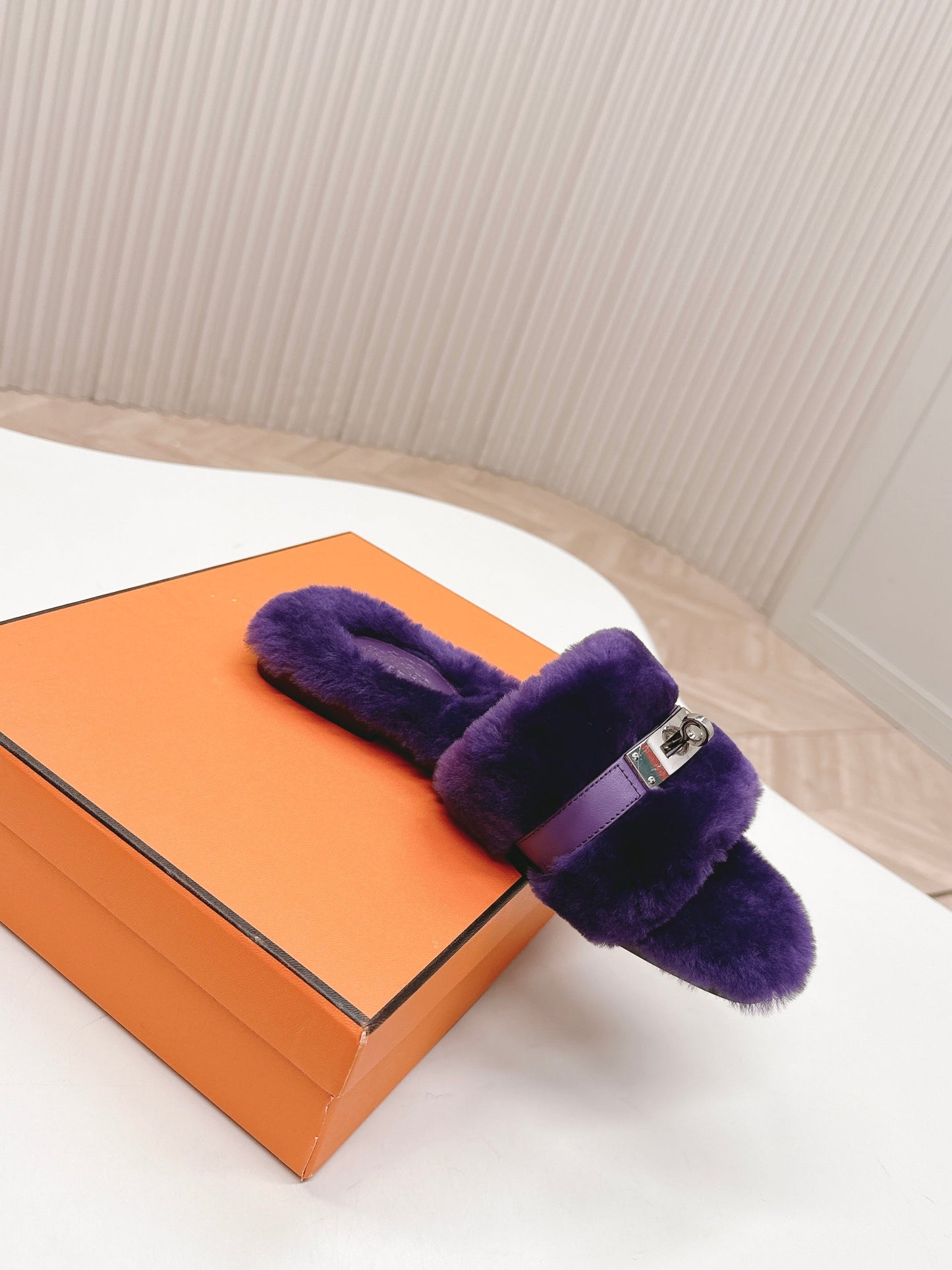 HM 25S ORAN SANDAL IN DARK PURPLE SHEARLING WITH SILVER HARDWARE - 35