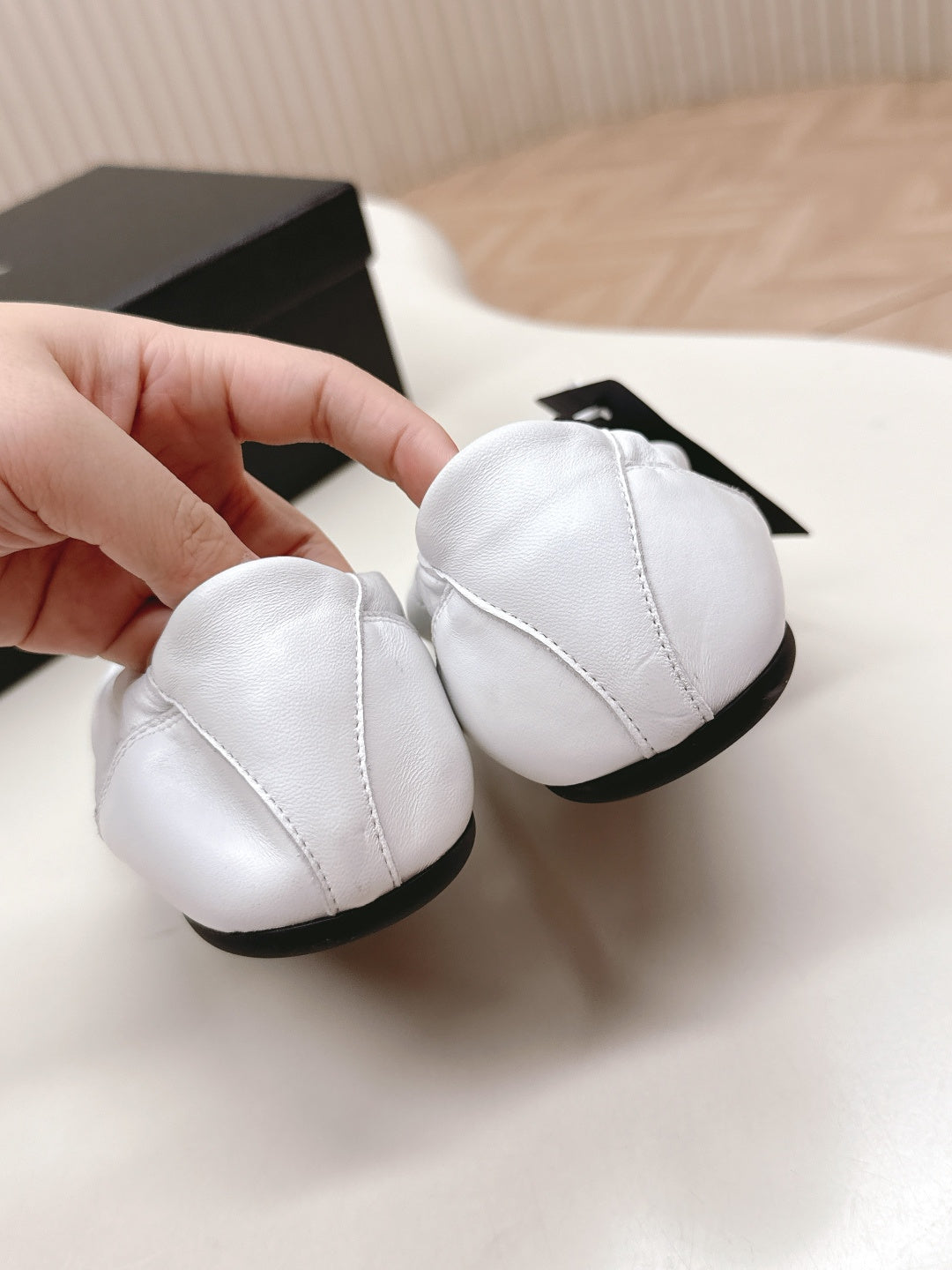 ЖІНОЧІ ТУФЛІ PRADA MARY JANE 26S З БІЛОЇ ТЕЛЯЧОЇ ШКІРИ