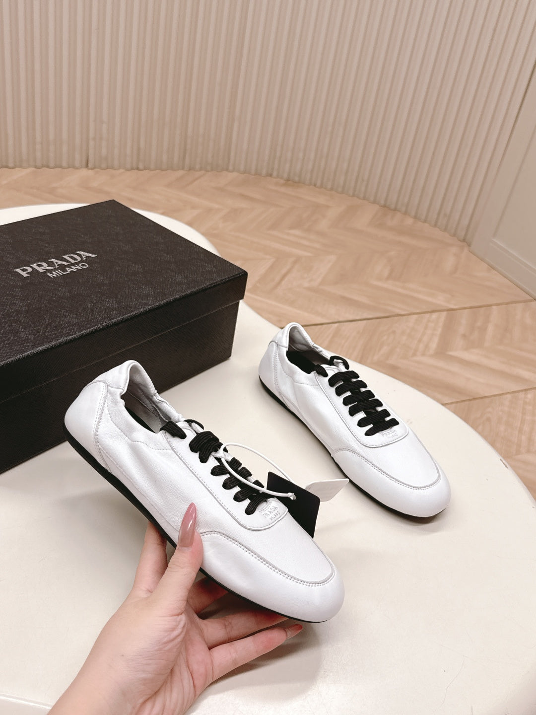 ЖІНОЧІ ТУФЛІ PRADA MARY JANE 26S З БІЛОЇ ТЕЛЯЧОЇ ШКІРИ