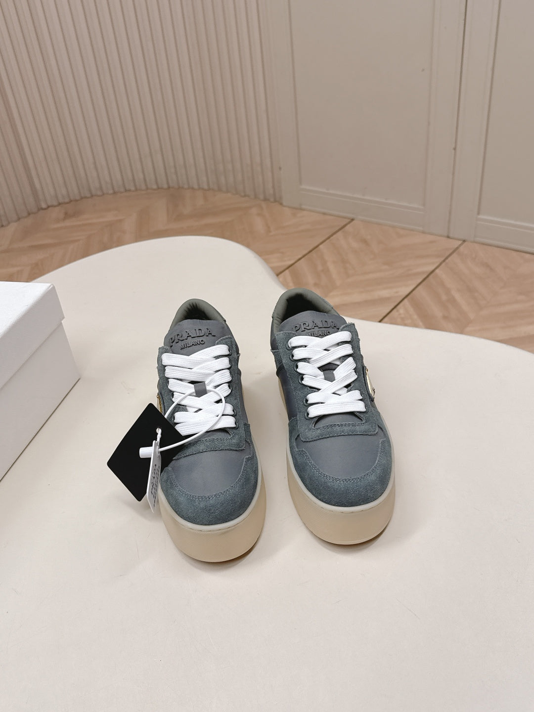 КРОСІВКИ PRADA 26S НА ПЛАТФОРМІ 50 ММ З ТЕМНО-СІРОЇ ЗАМШІ