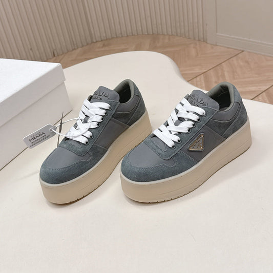 КРОСІВКИ PRADA 26S НА ПЛАТФОРМІ 50 ММ З ТЕМНО-СІРОЇ ЗАМШІ