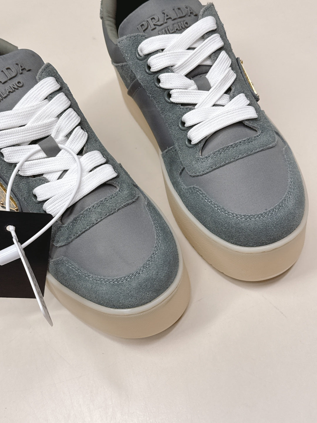 КРОСІВКИ PRADA 26S НА ПЛАТФОРМІ 50 ММ З ТЕМНО-СІРОЇ ЗАМШІ