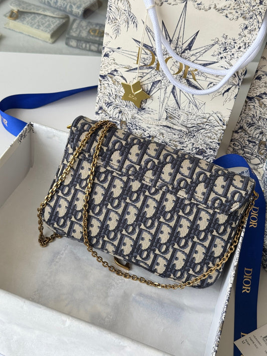 DIOR 25S MEDIUM SADDLE POUCH WITH CHAIN 21 IN BLUE DIOR OBLIQUE JACQUARD CANVAS