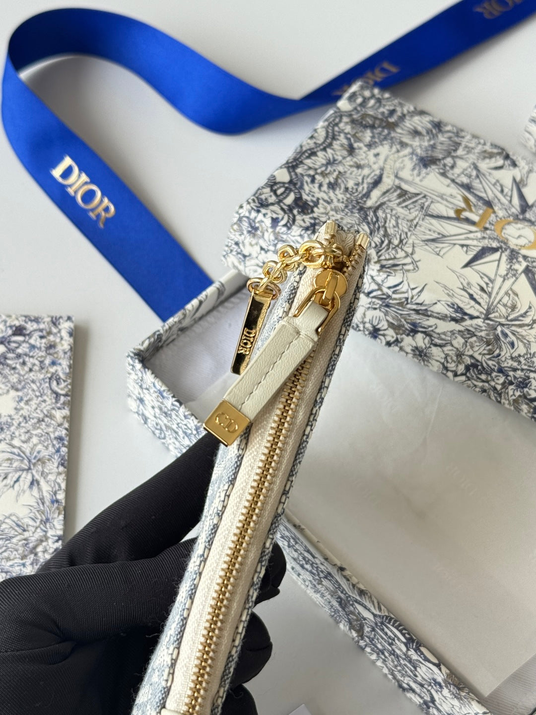DIOR 25S TRAVEL MYRTE ZIPPED KEY CASE 14 IN BLUE DIOR OBLIQUE JACQUARD CANVAS
