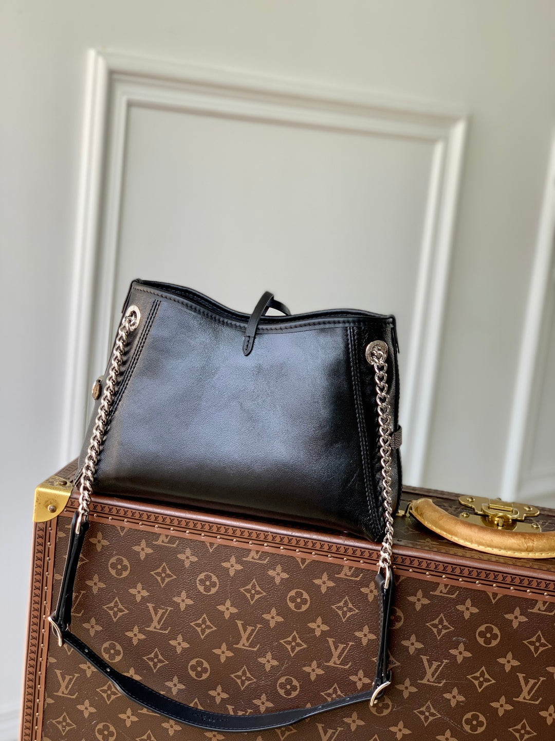 CARRYALL CARGO VIBE BB 26 IN BLACK LAMBSKIN BORWN MONOGRAM TAG