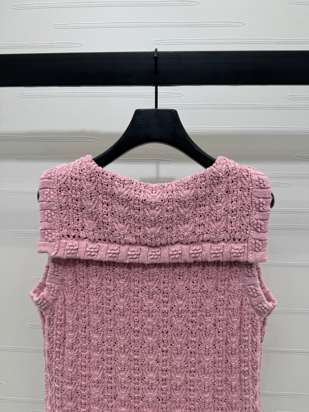 CHANEL 25S CROCHET SLEEVELESS VEST 264180