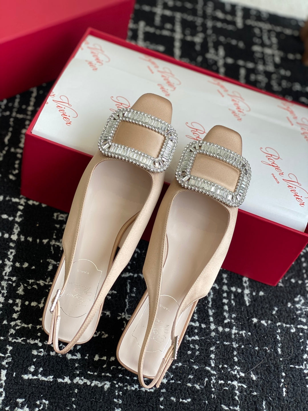 ROGER VIVIER 25S VIVIER SLINGBACK 45MM IN BEIGE SILK EMBELLISHED CRYSTALS - 34