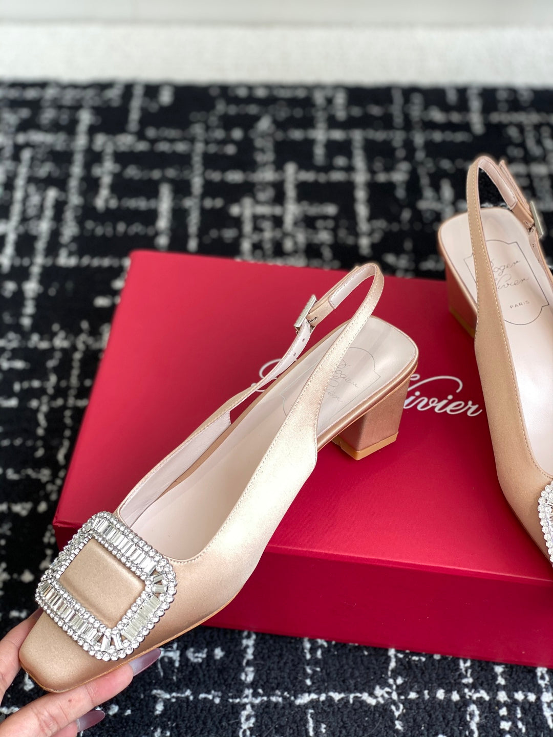 ROGER VIVIER 25S VIVIER SLINGBACK 45MM IN BEIGE SILK EMBELLISHED CRYSTALS - 34