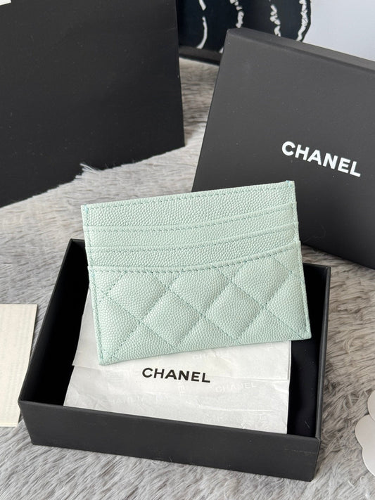 КАРТХОЛДЕР CHANEL 25S 11 З М'ЯКОЇ М'ЯТНОЇ ЗЕРНИСТОЇ ШКІРИ З ФУРНІТУРОЮ ЗІ ЗОЛОТА