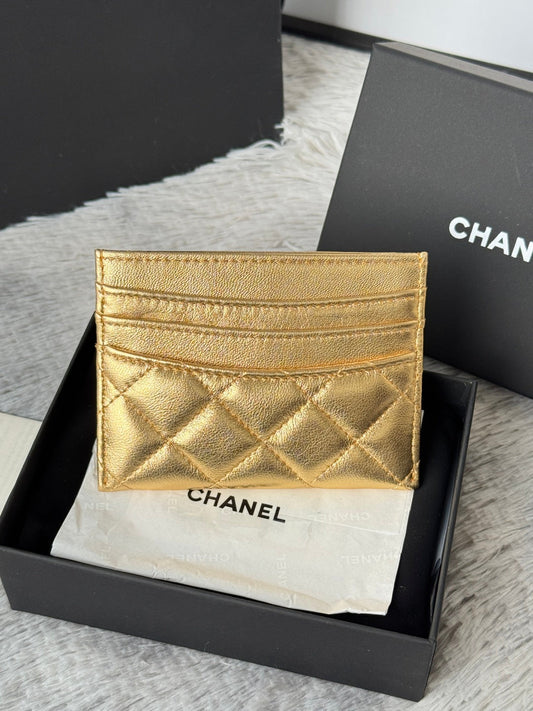 CHANEL 25S КАРДХОЛДЕР 11 ІЗ ЗОЛОТОЇ ШКІРИ ЯГНЯТИ, ФУРНІТУРА ЗОЛОТОГО КОЛЬОРУ