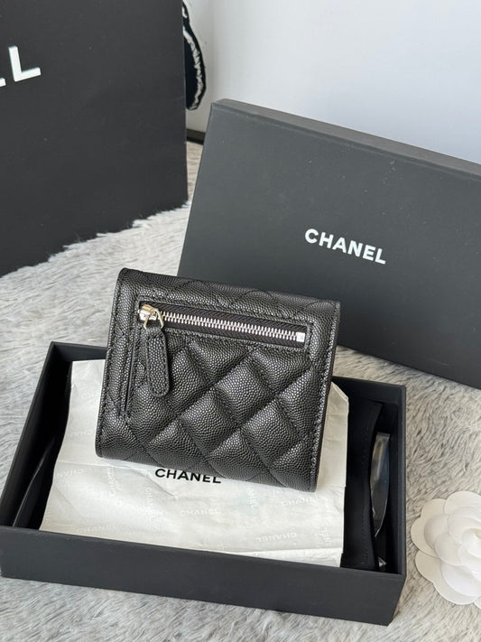 CHANEL 25S CF МАЛЕНЬКИЙ ГАМАНЕЦЬ-ТРІЙНИК 11 З ЧОРНОЇ ІКРЯНОЇ ШКІРИ СРІБНА ФУРНІТУРА