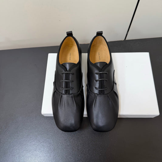 БАЛЕТКИ THE ROW 26S LACE UP DERBY З ЧОРНОЇ ТЕЛЯЧОЇ ШКІРИ З КВАДРАТНИМ НОСКОМ