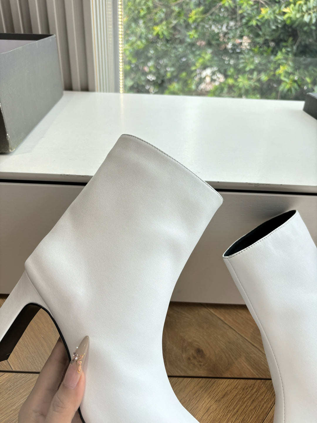 BALENCIAGA 25S ANKLE BOOTS IN WHITE COW LEATHER - 34