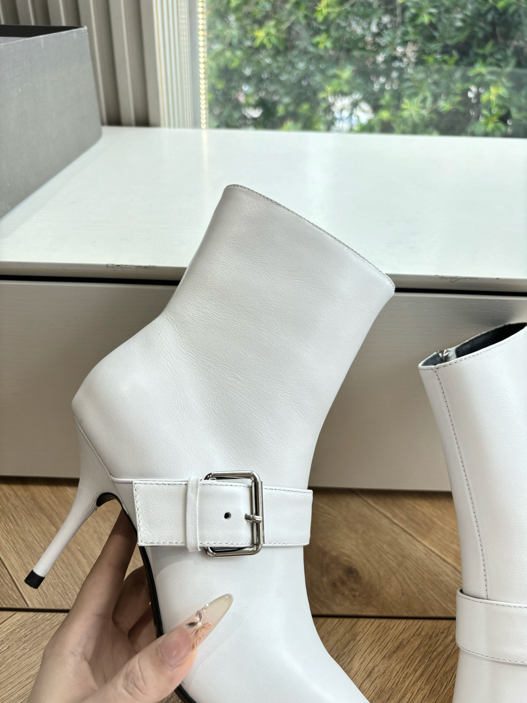BALENCIAGA 25S ANKLE BOOTS WITH ZIPPER IN WHITE COW LEATHER SILVER HARDWARE - 34