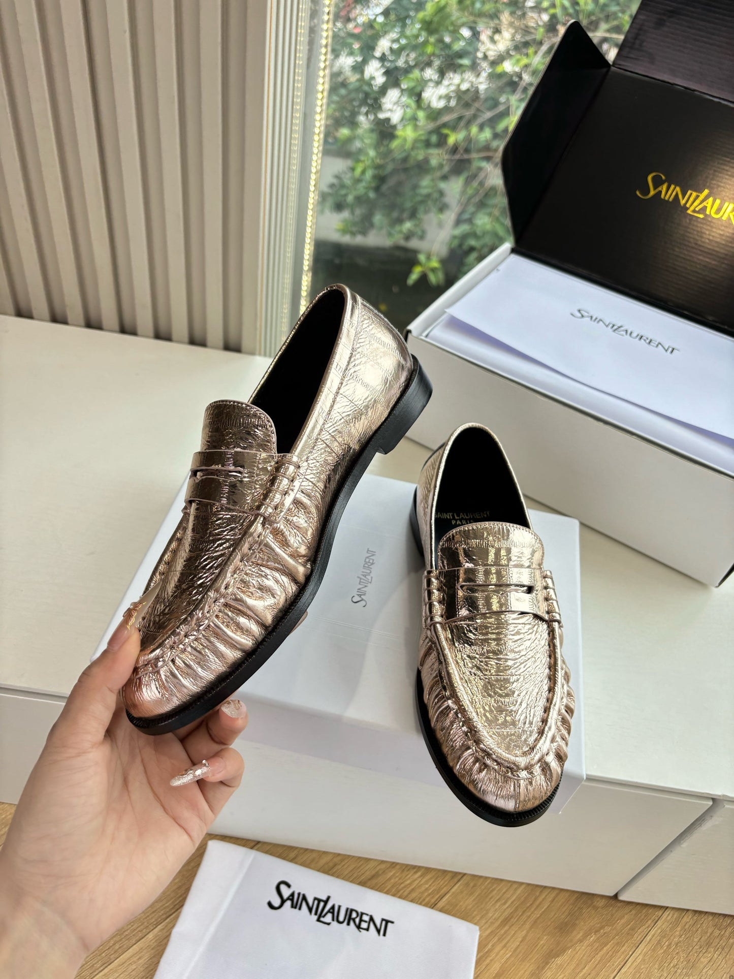 YSL 25S LOAFERS IN GOLD LAMBSKIN - 35