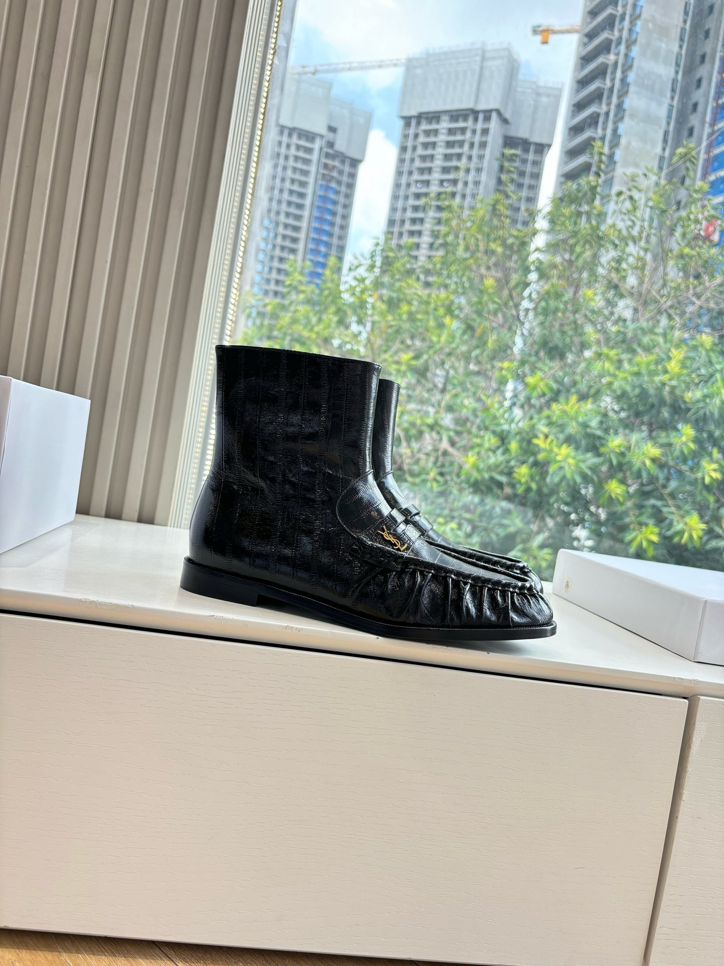 YSL 25S ANKLE FLAT BOOTS IN BLACK EMBOSSED LAMBSKIN WITH SIDE ZIPPER - 35