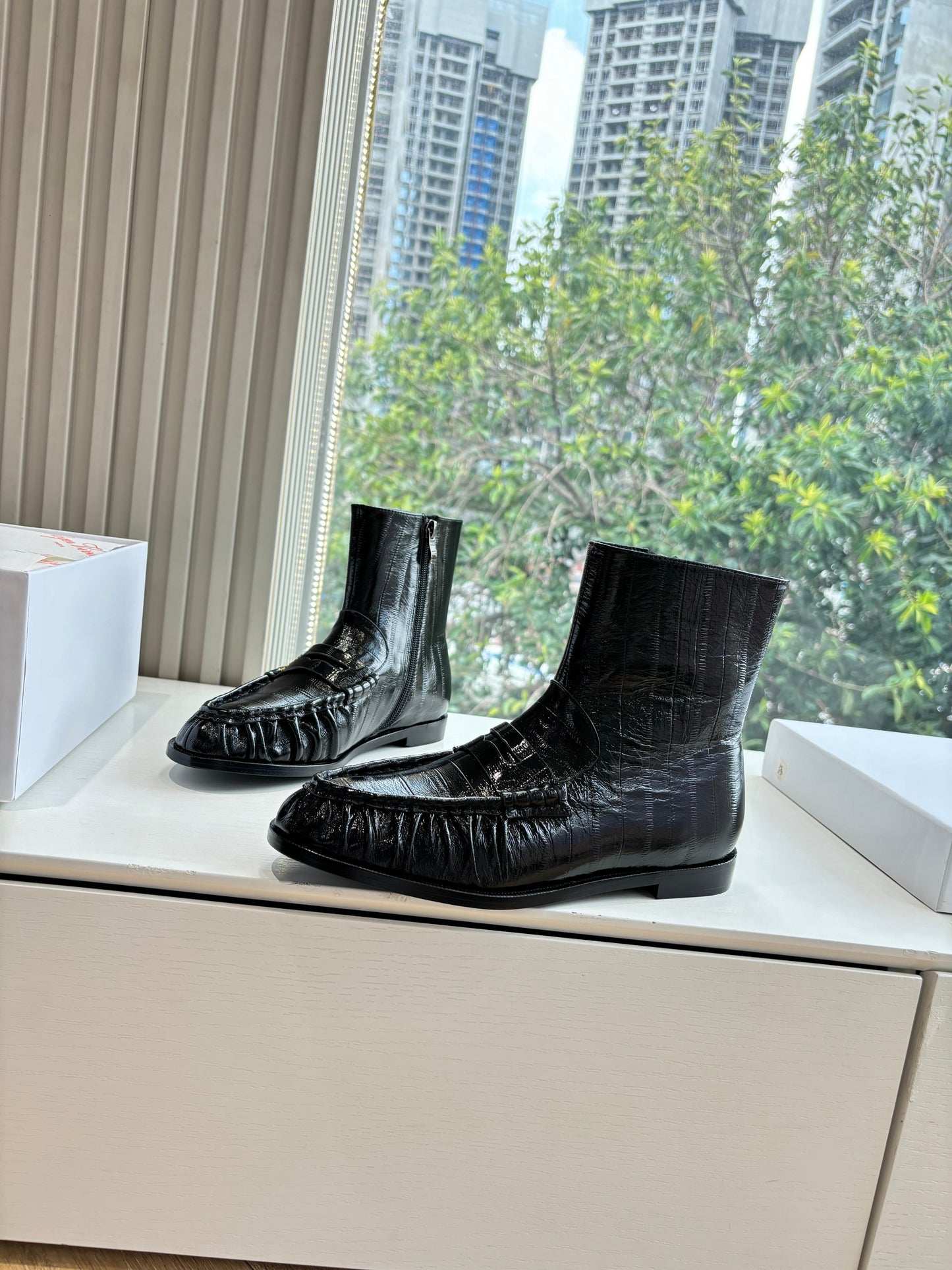 YSL 25S ANKLE FLAT BOOTS IN BLACK EMBOSSED LAMBSKIN WITH SIDE ZIPPER - 35