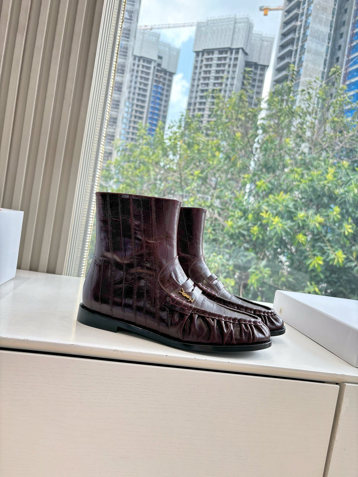YSL 25S ANKLE FLAT BOOTS IN DEEP REDWOOD EMBOSSED LAMBSKIN WITH SIDE ZIPPER - 35