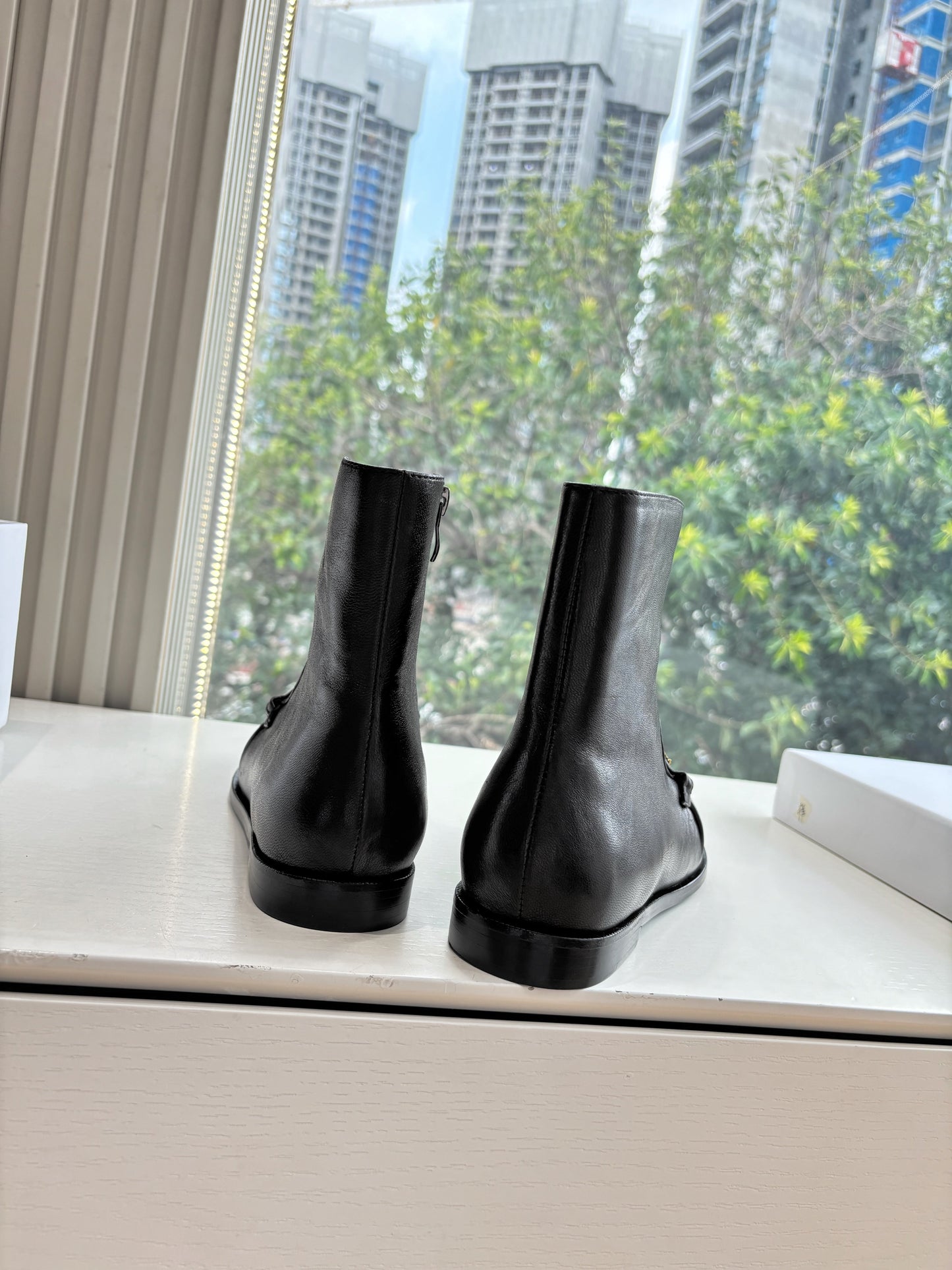 YSL 25S ANKLE FLAT BOOTS IN BLACK LAMBSKIN WITH SIDE ZIPPER - 35