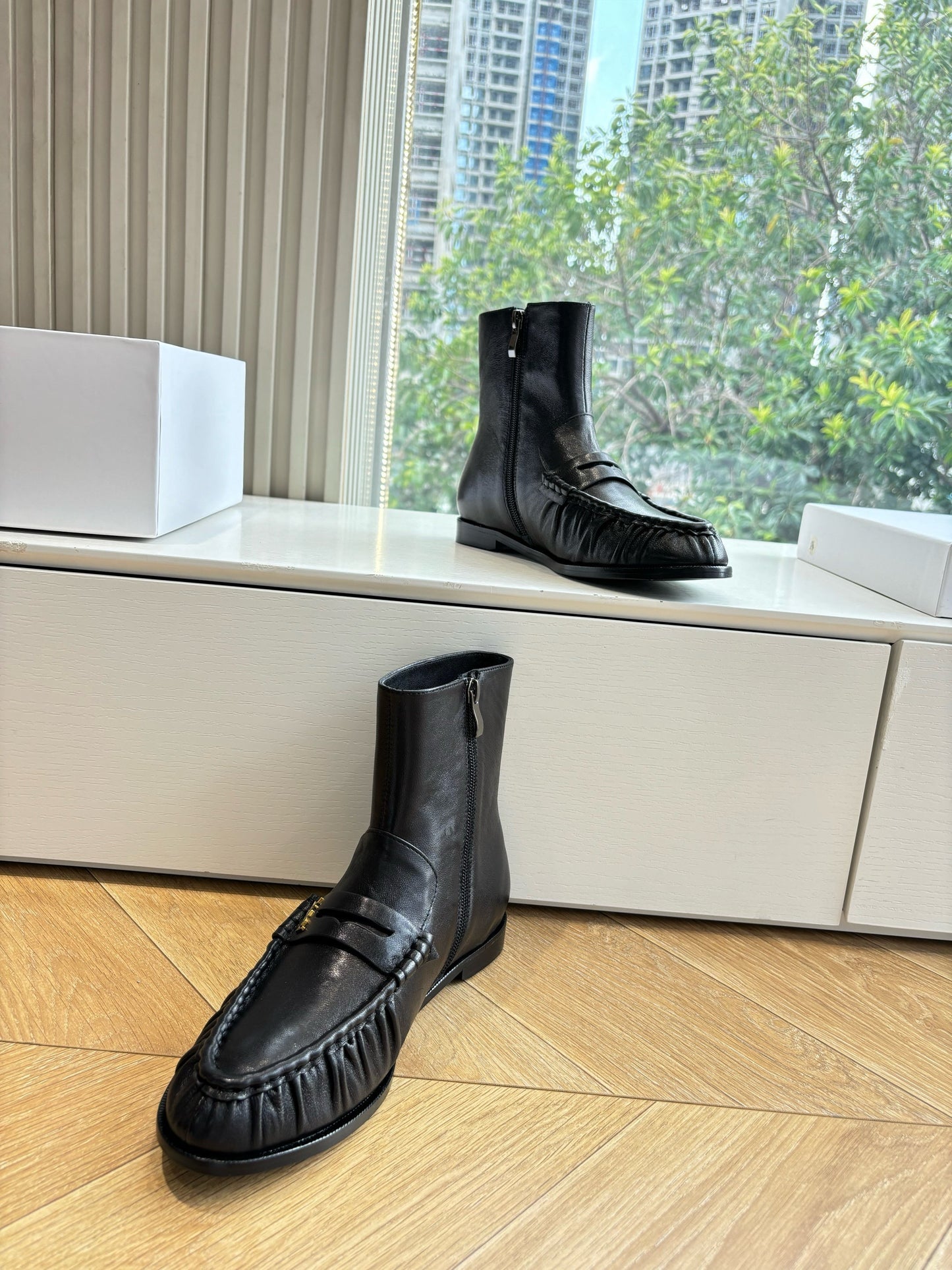 YSL 25S ANKLE FLAT BOOTS IN BLACK LAMBSKIN WITH SIDE ZIPPER - 35