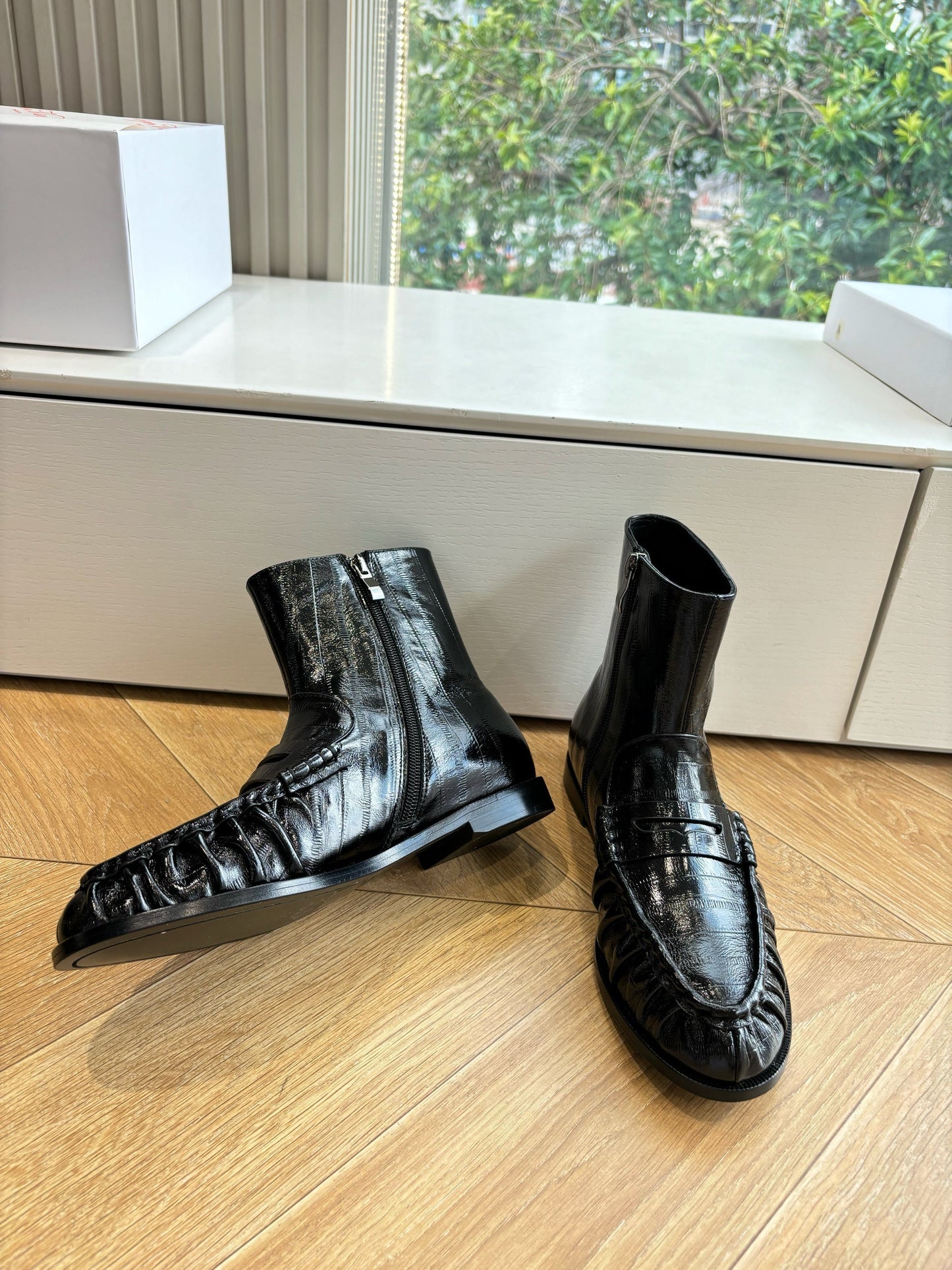 YSL 25S ANKLE FLAT BOOTS IN BLACK EMBOSSED LAMBSKIN WITH SIDE ZIPPER - 35