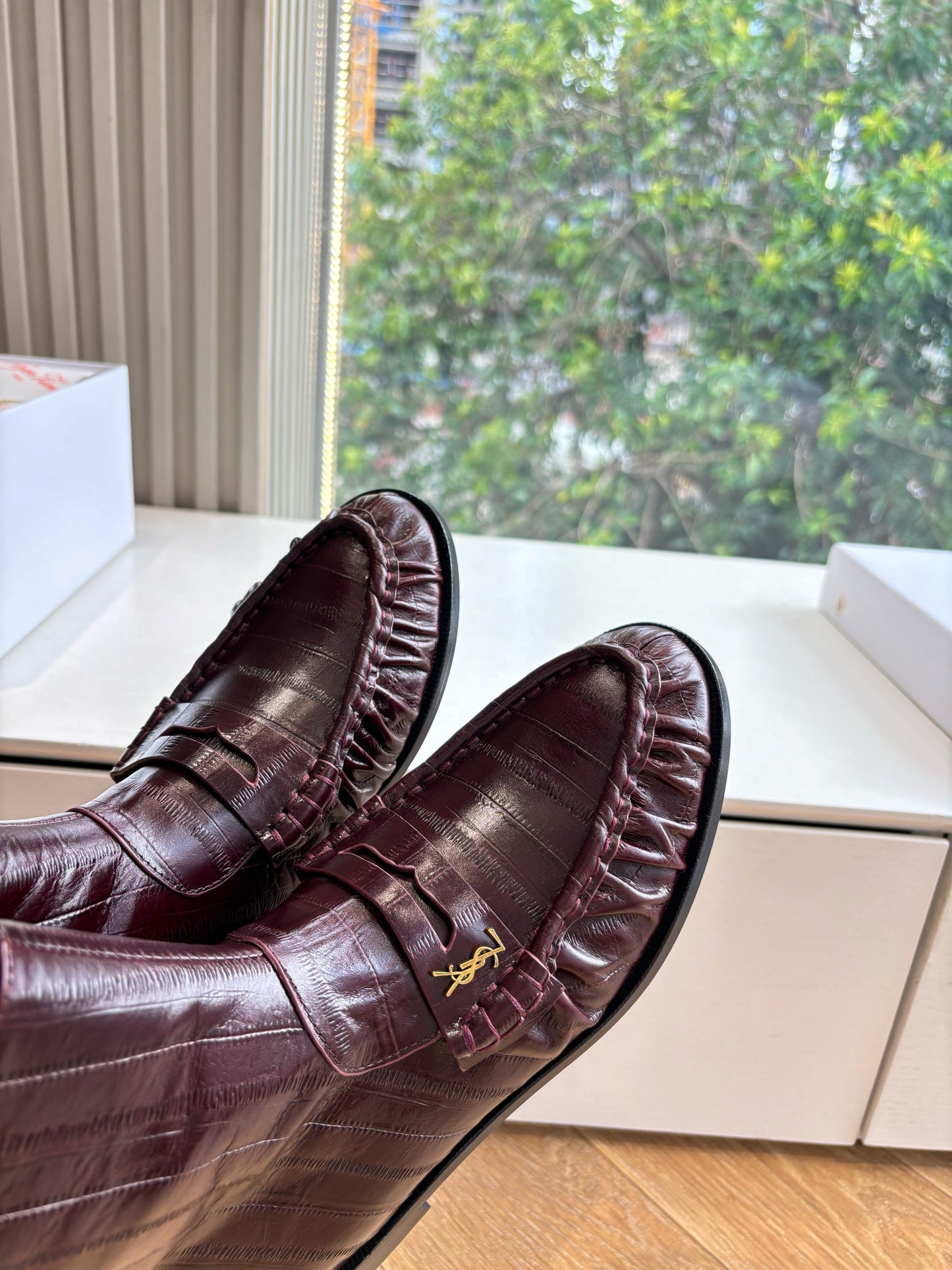 YSL 25S ANKLE FLAT BOOTS IN DEEP REDWOOD EMBOSSED LAMBSKIN WITH SIDE ZIPPER - 35