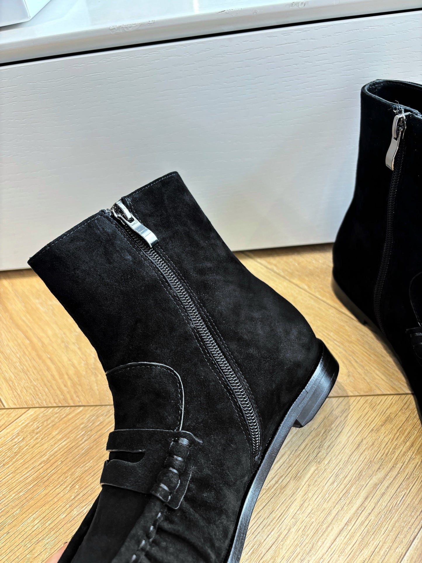 YSL 25S ANKLE FLAT BOOTS IN BLACK SUEDE WITH SIDE ZIPPER - 35