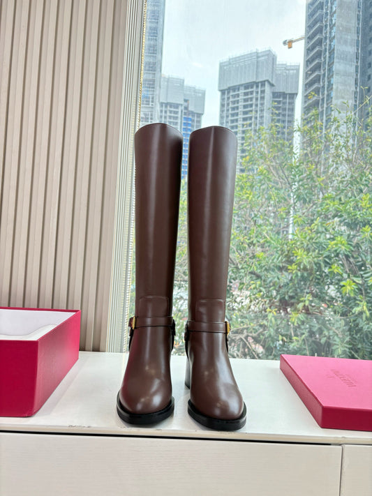VALENTINO 25S HIGH-CUT SIGNATURE LOGO BOOTS 60 MM IN BROWN CALFSKIN WITH GOLD HARDWARE - 35