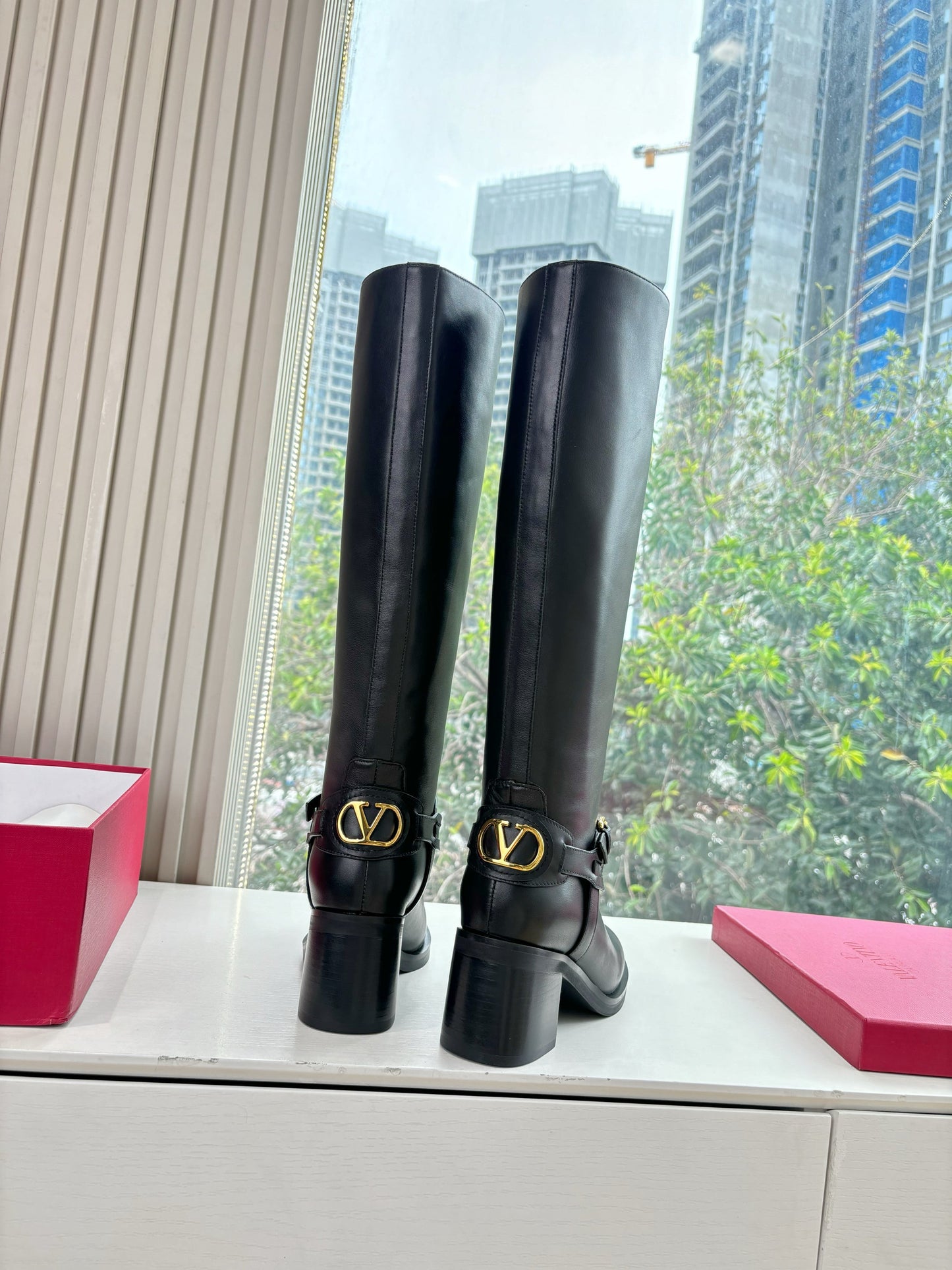VALENTINO 25S HIGH-CUT SIGNATURE LOGO BOOTS 60 MM IN BLACK CALFSKIN WITH GOLD HARDWARE - 35