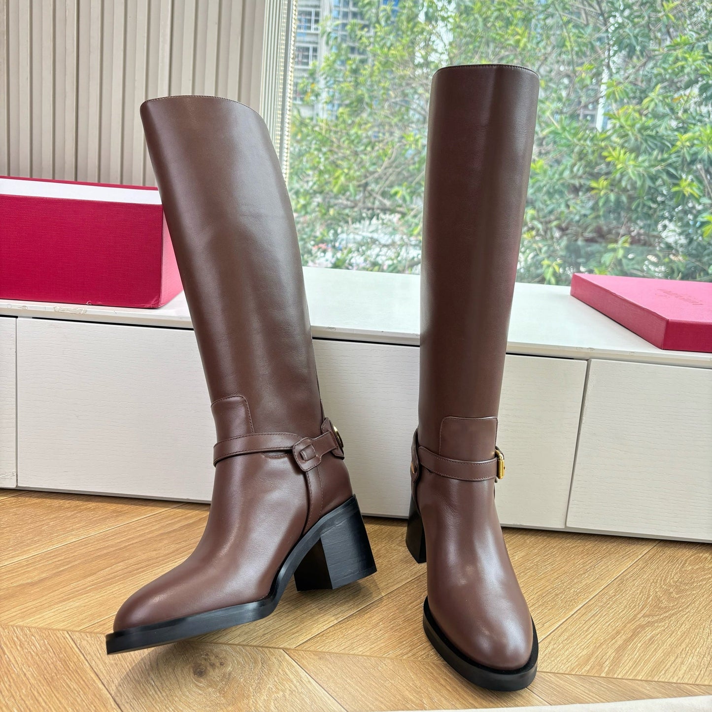 VALENTINO 25S HIGH-CUT SIGNATURE LOGO BOOTS 60 MM IN BROWN CALFSKIN WITH GOLD HARDWARE - 35