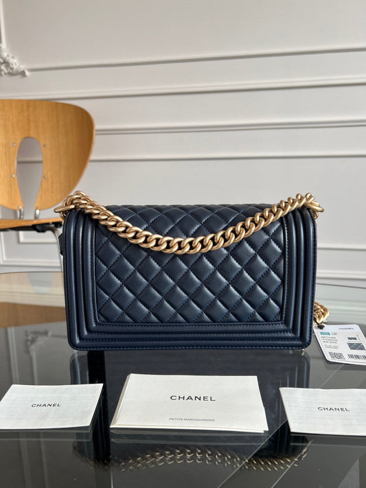 CHANEL 25S СУМКА BOY 25 З ТЕМНО-СИНЬОЇ ШКІРИ ЯГНЯТИ