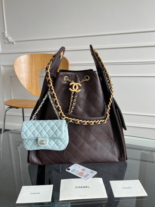 Сумка-хобо CHANEL 25S 40 З ТЕМНО-КОРИЧНЕВОЇ ІКРЯНОЇ ШКІРИ ІЗ ЗОЛОТОЮ ФУРНІТУРОЮ