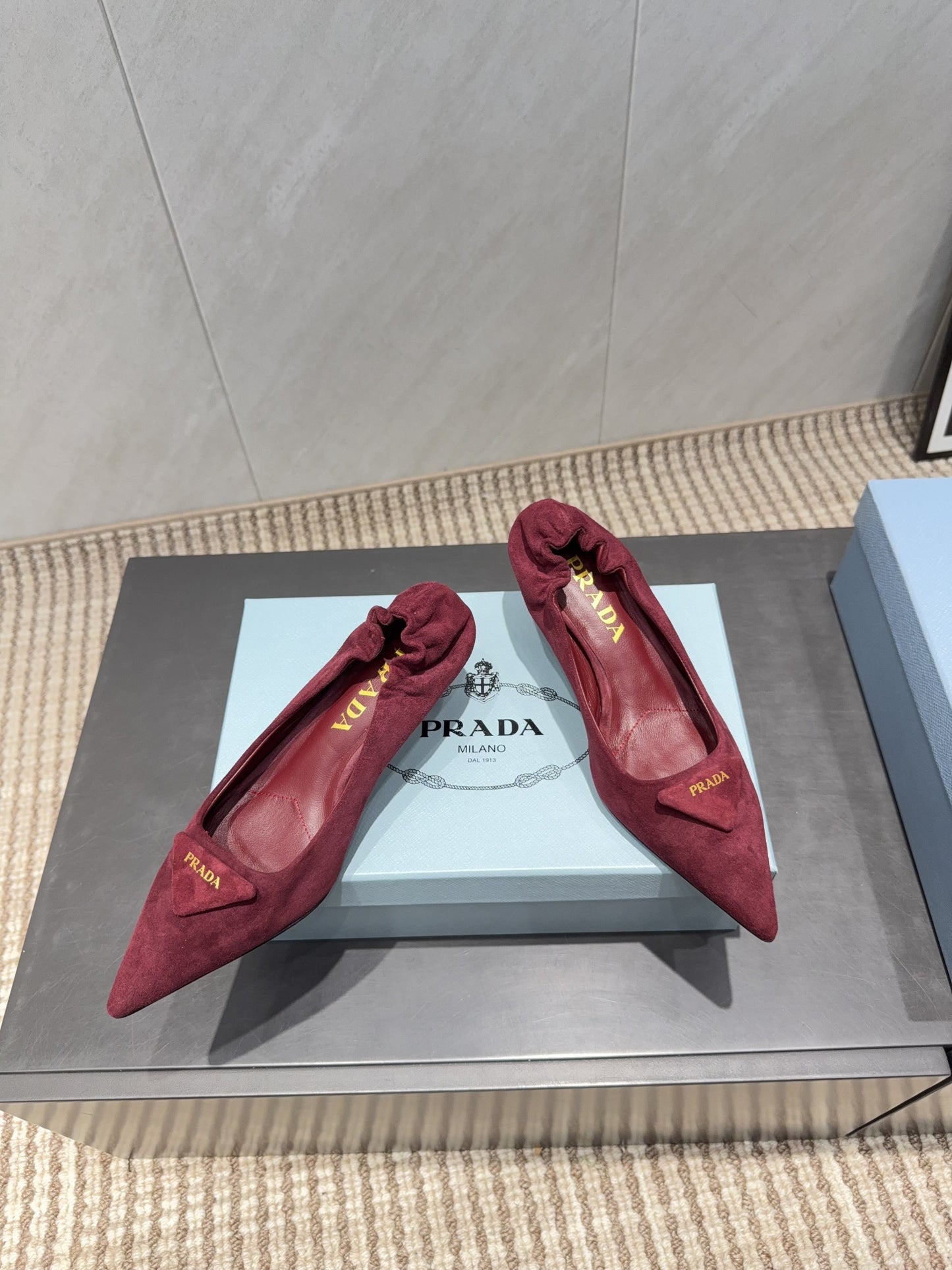 PRADA 26S PUMPS 55MM IN DARK RED SUEDE WITH LOGO