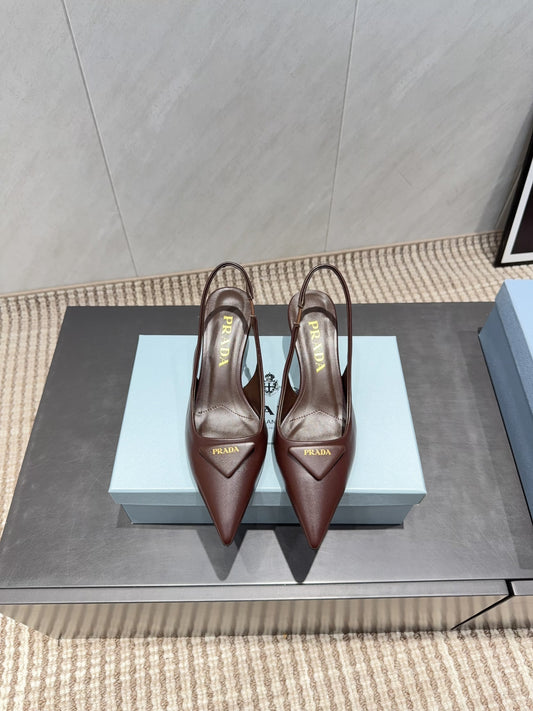 PRADA 26S ГОСТРОНОСІ ТУФЛІ-СЛІНГБЕКИ НА ВИСОКИХ ПІДБОРАХ 55 ММ З ТЕМНО-КОРИЧНЕВОЇ ОВЕЧОЇ ШКІРИ З ЛОГОТИПОМ