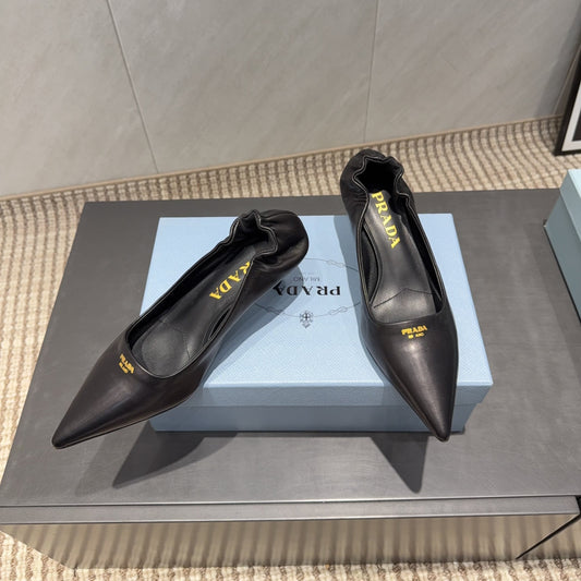 ГОСТРОНОСІ ТУФЛІ PRADA 26S 55 ММ З ЧОРНОЇ ОВЕЧОЇ ШКІРИ