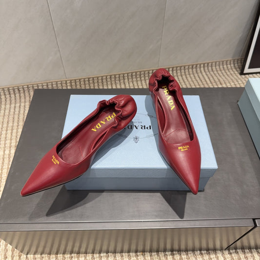 PRADA 26S ГОСТРОНОСІ ТУФЛІ-ЧОВНИКИ 55 ММ З ОВЕЧОЇ ШКІРИ КОЛЬОРУ ГЛИБОКОГО ВИННОГО ЧЕРВОНОГО