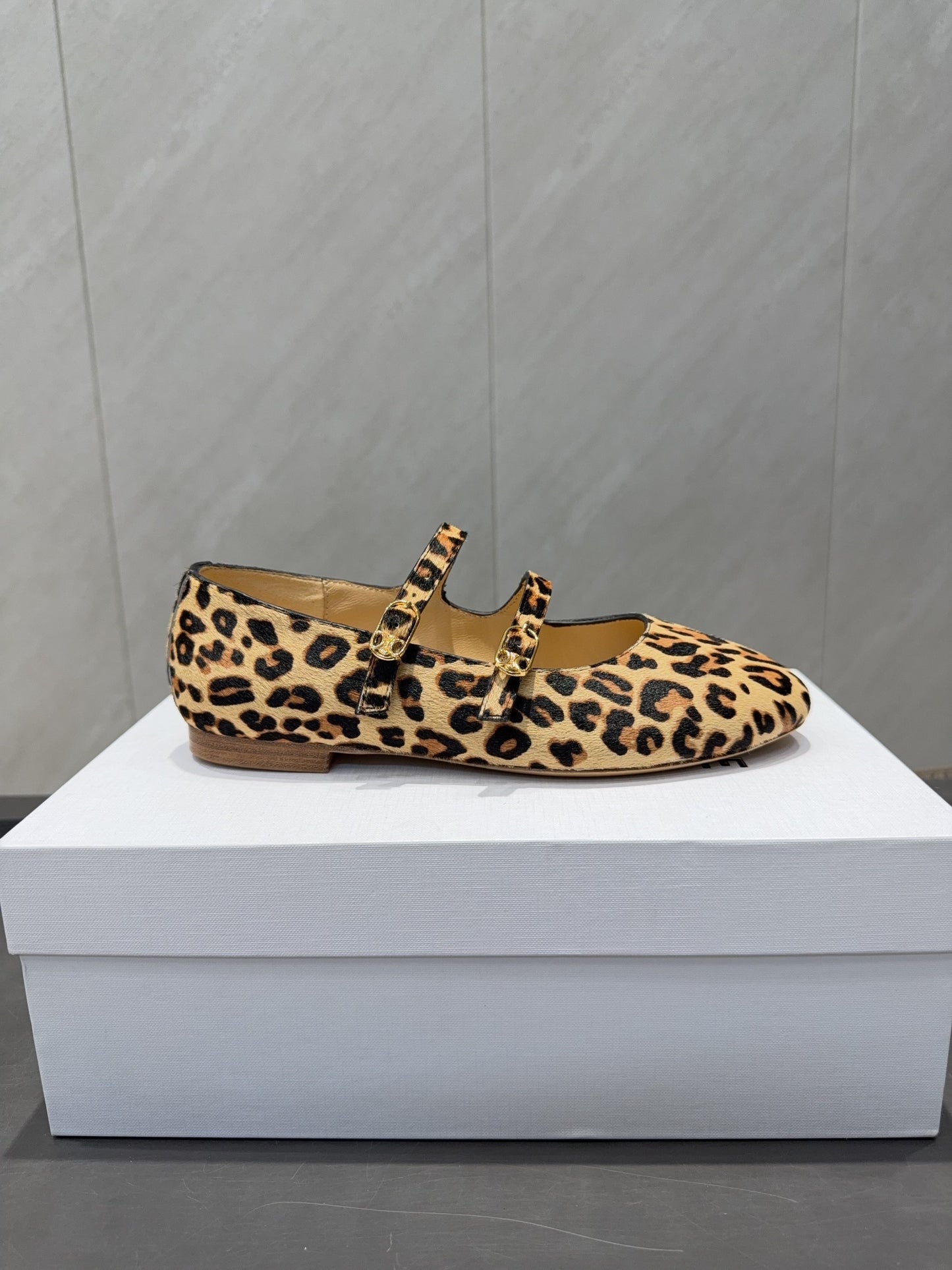 CELINE 26S BALLET FLATS IN LEOPARD PRINT FUR